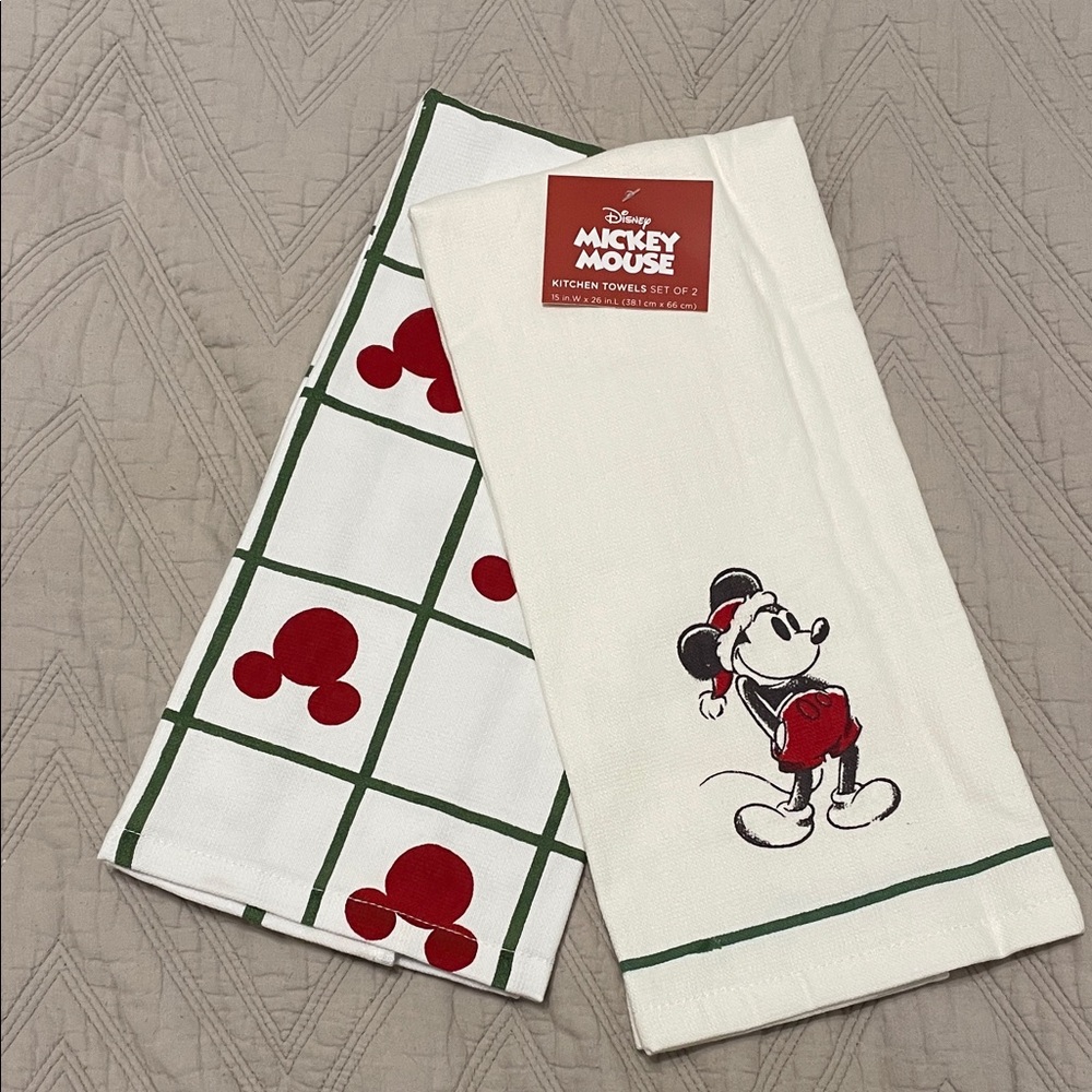 Disney Mickey Mouse Christmas kitchen/hand towels NWT